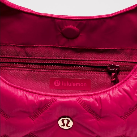 lululemon athletica Vibrant Pink Quilted Shoulder Bag - Picture 4 of 12